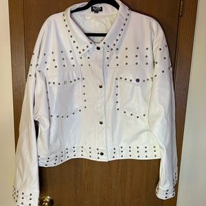 LIKE NEW white, studded faux leather jacket! ***5X BUT FITS LIKE A 2X/3X***